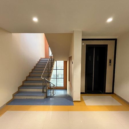 Hotel Avenue Plaza Mundra エクステリア 写真